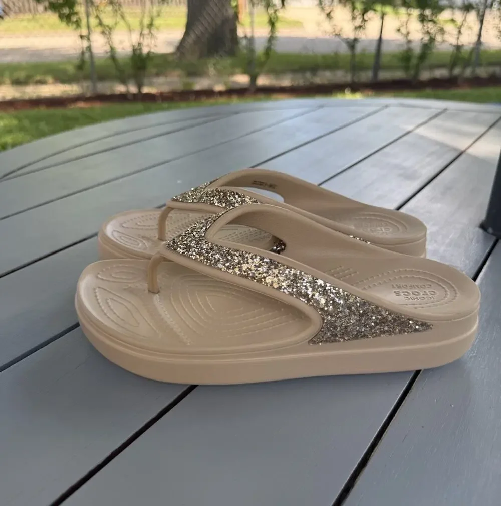 Crocs Sloane Tan Gold Glitter Flip Flop Platform Beach Sandals Wedge Size 9